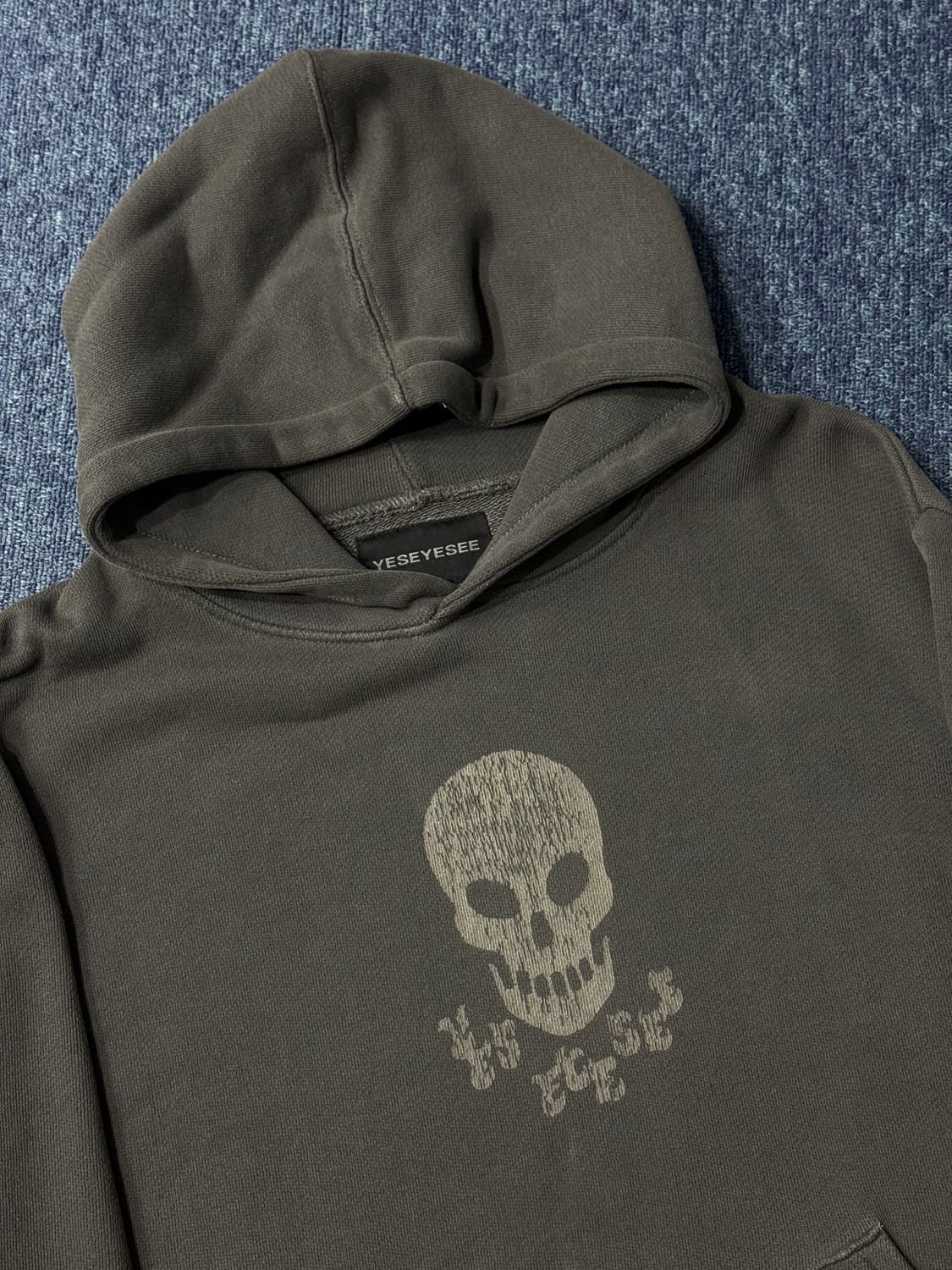 [XL] 예스아이씨 스컬 피그먼트 후드 차콜 상품이미지1