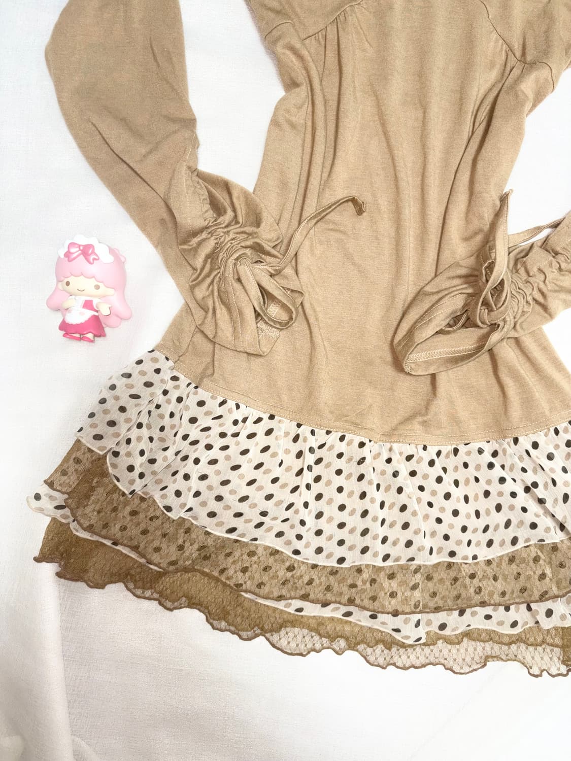 라떼맛 브라운&화이트 셔링 도트 레이스 탑상의 상품이미지2