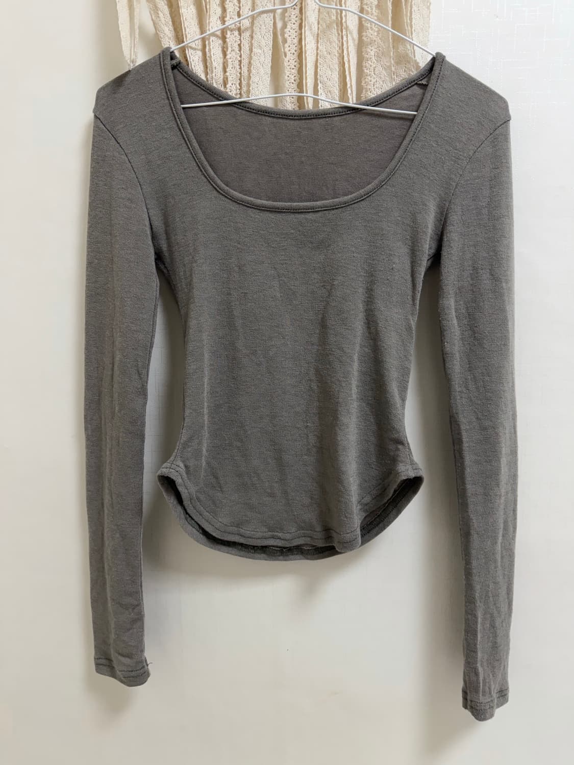  아워캐비넷 bella slim tee  상품이미지1