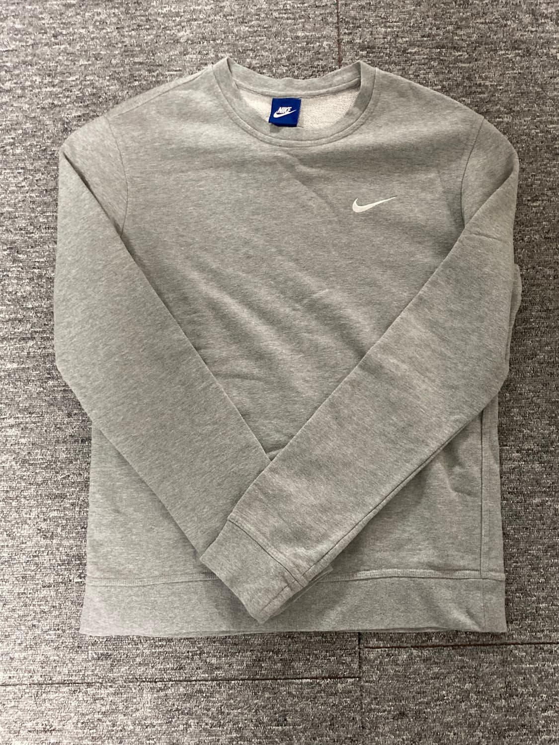 나이키 스우시 맨투맨 M 그레이 상품이미지1