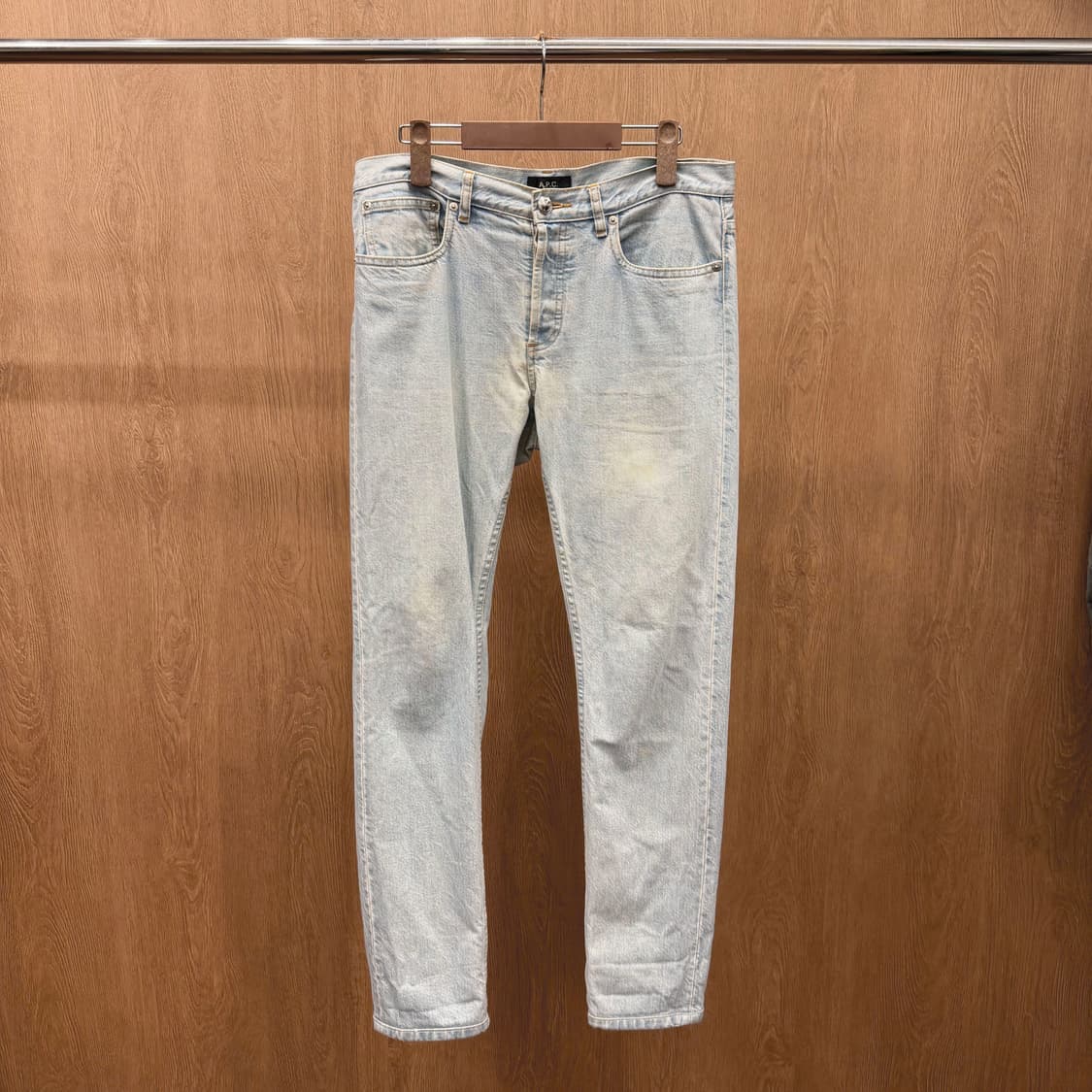 아페쎄 슬림 스트레이트 데님 팬츠 빈티지 워싱 버튼 포켓 디테일 연청 상품이미지2