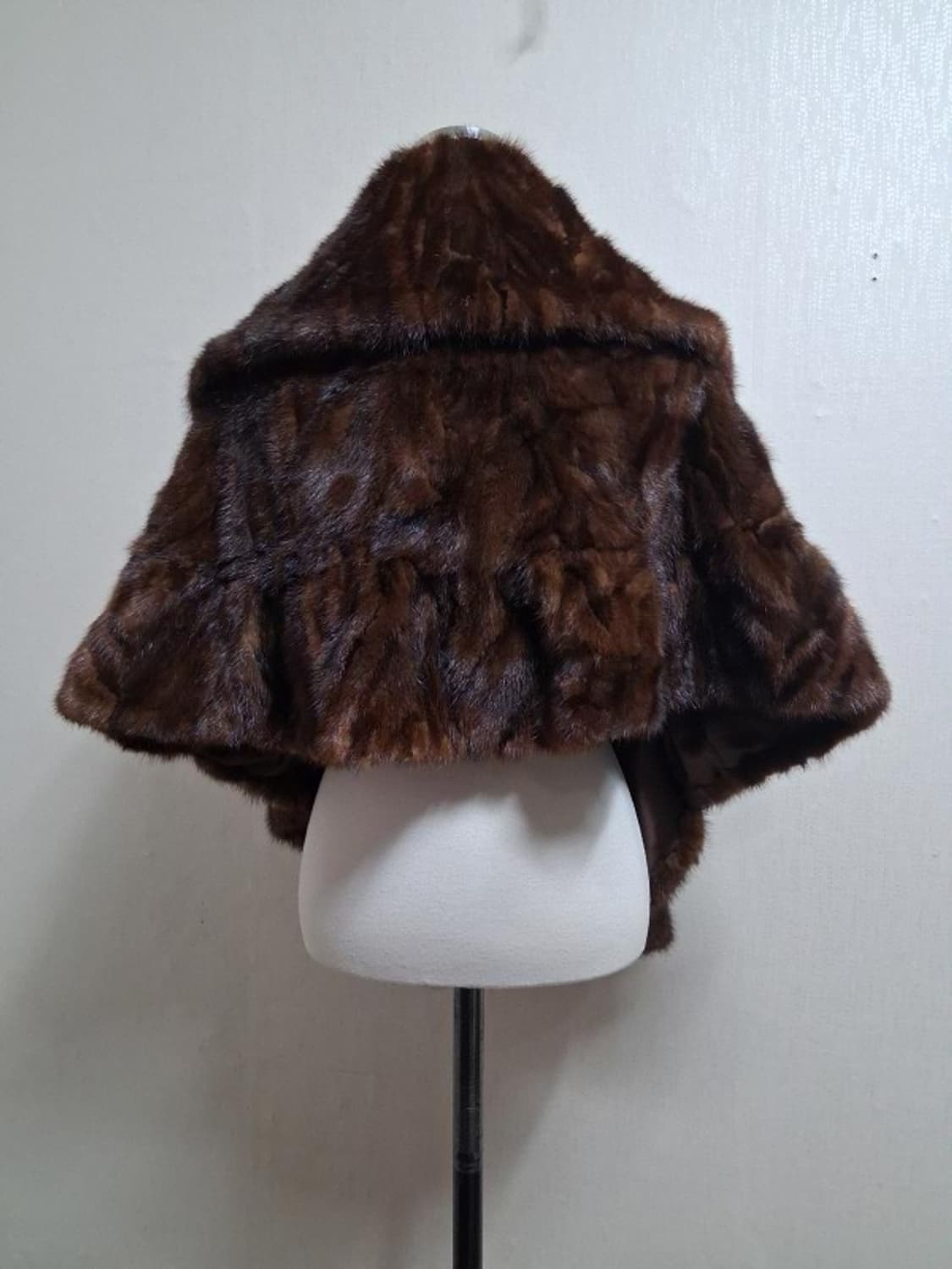 FABIANE 파비안느 밍크 케이프 밍크망토 표기프리 천연밍크 
원산지  상품이미지2