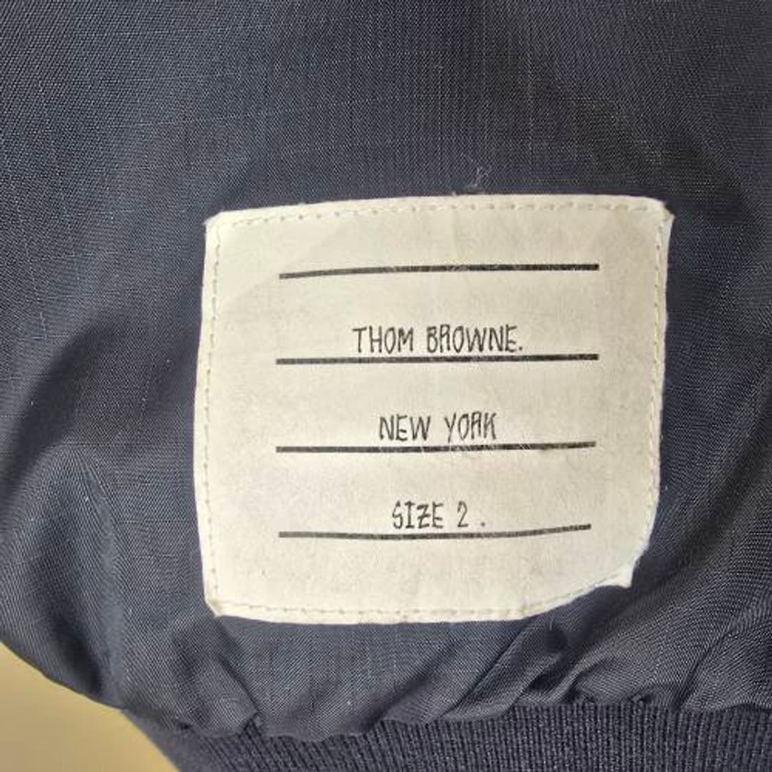 [중고/정품] 톰브라운 하이넥 봄버 자켓 바람막이 2 상품이미지3