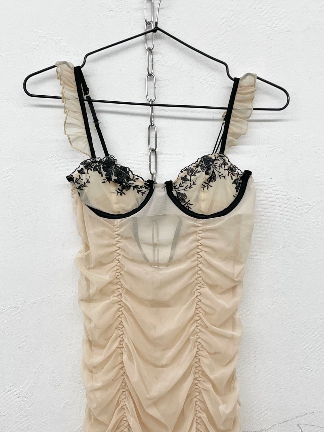 갸루 시어 셔링 프릴 슬립 상품이미지5