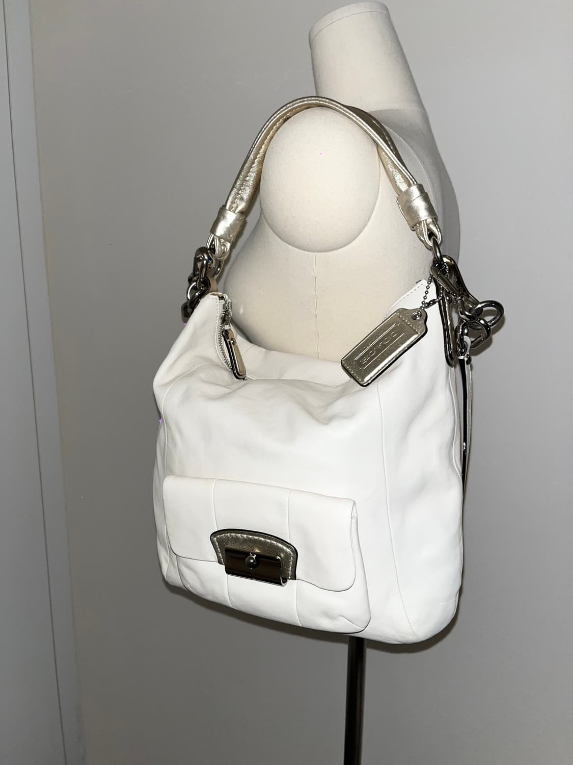 Coach allwhite shoulder bag 상품이미지3