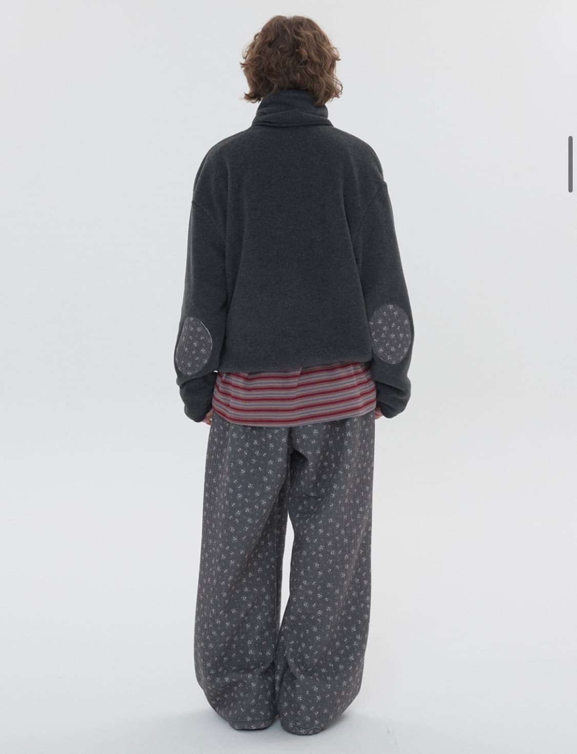 바니쉬먼트 맨투맨 차콜 flower fleece mtm 상품이미지3