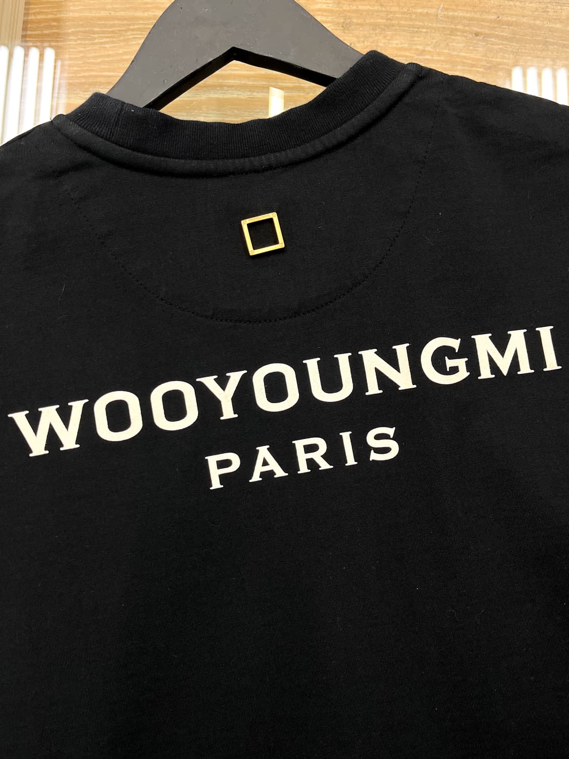 우영미 21s/s 스퀘어 로고 롱슬리브 티셔츠 상품이미지4