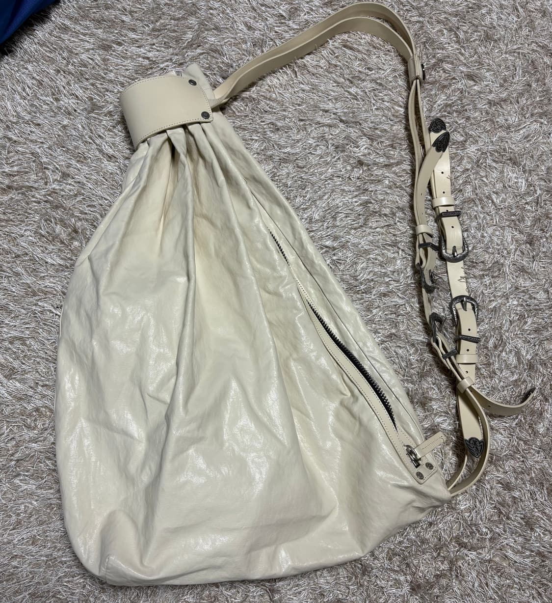 앤더슨벨 콘치 크로스백 상품이미지3