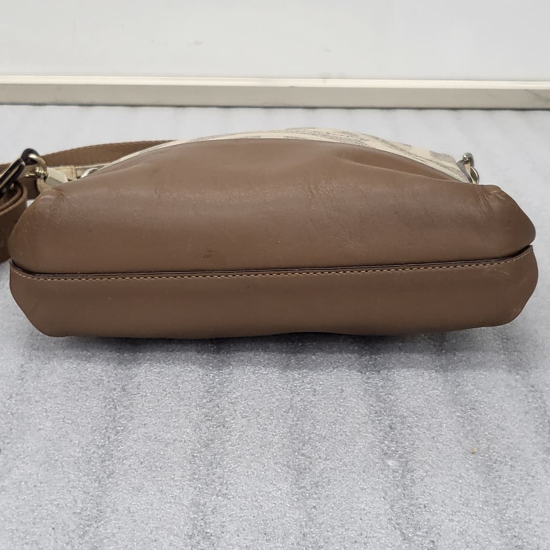 루이까또즈 정품 크로스백 24x23cm 상품이미지7