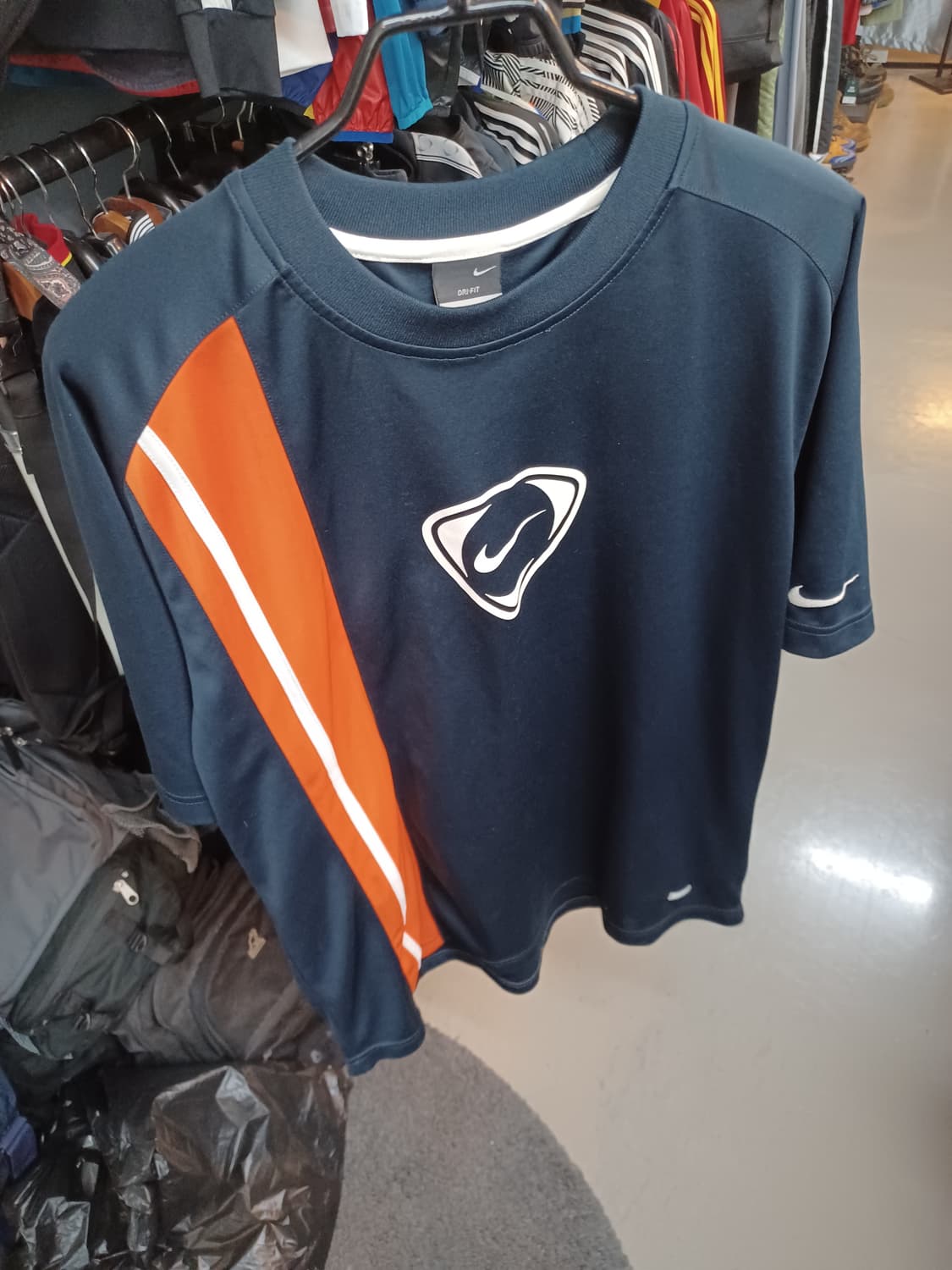 나이키 올드스쿨 드라이핏 스우시 기능성 반팔 L 상품이미지6