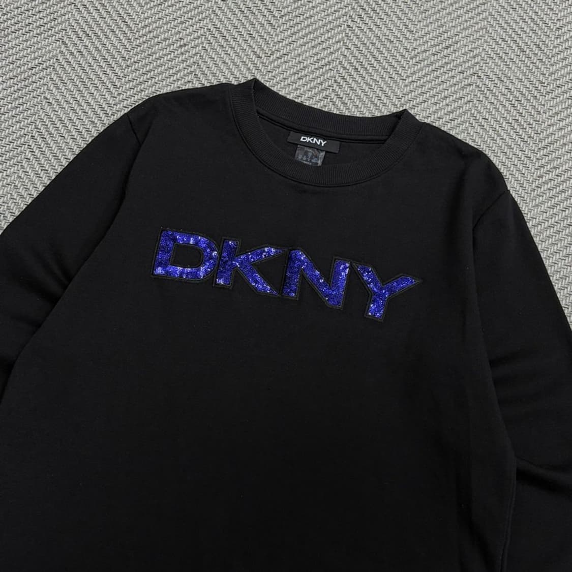 dkny 스팽글 로고 맨투맨 v4378 상품이미지3