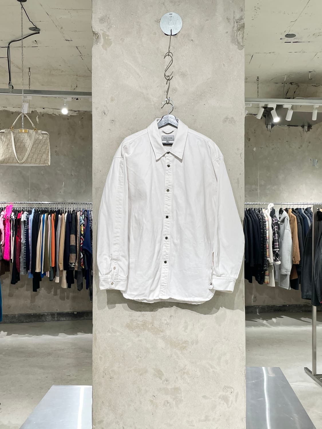 솔리드 옴므 화이트 오버 데님 셔츠 상품이미지1