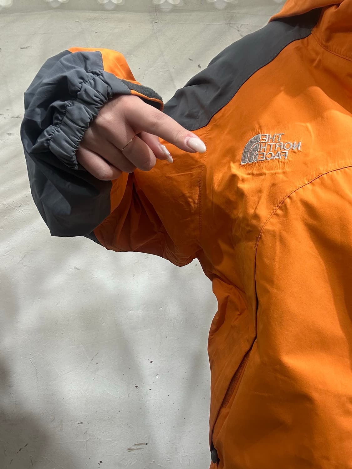 노스페이스 오렌지 그레이 바람막이 고프코어 등산 바람막이 자켓 M 상품이미지4