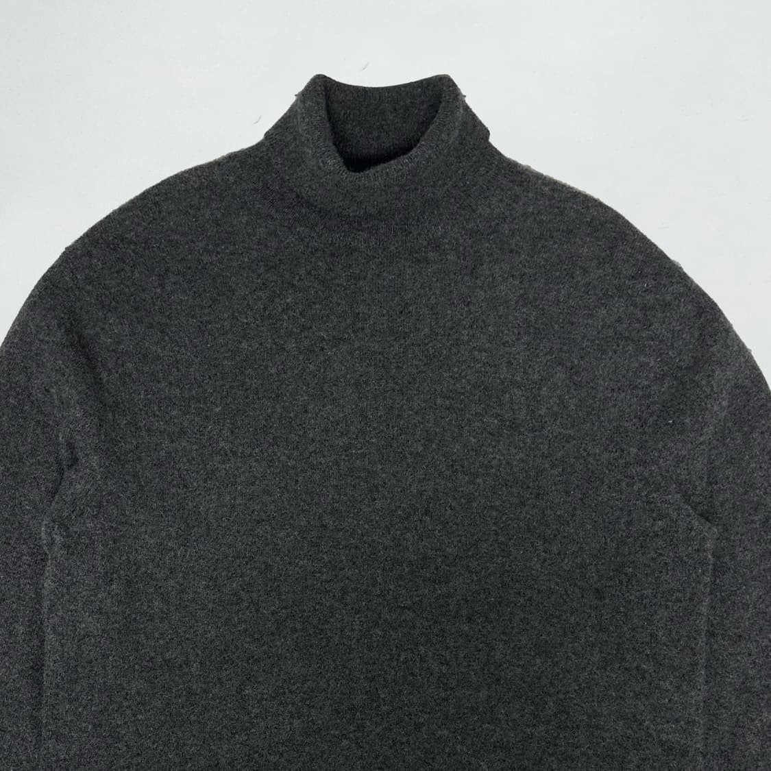 유니클로 캐시미어 100% 터틀넥 니트 상품이미지2