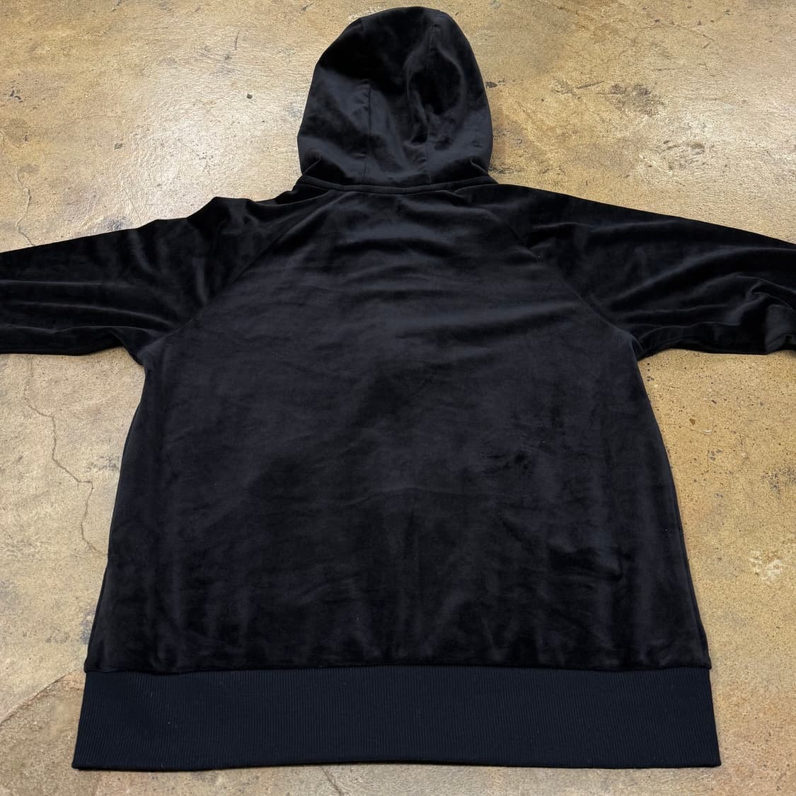 푸마 벨벳 블랙 후드집업 상품이미지4