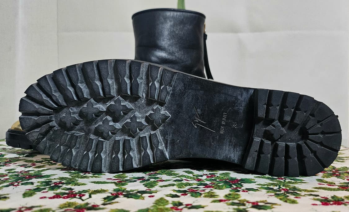 Giuseppe Zanotti 쥬세페자노티 블랙 가죽 골드토 앵클 부츠 상품이미지2