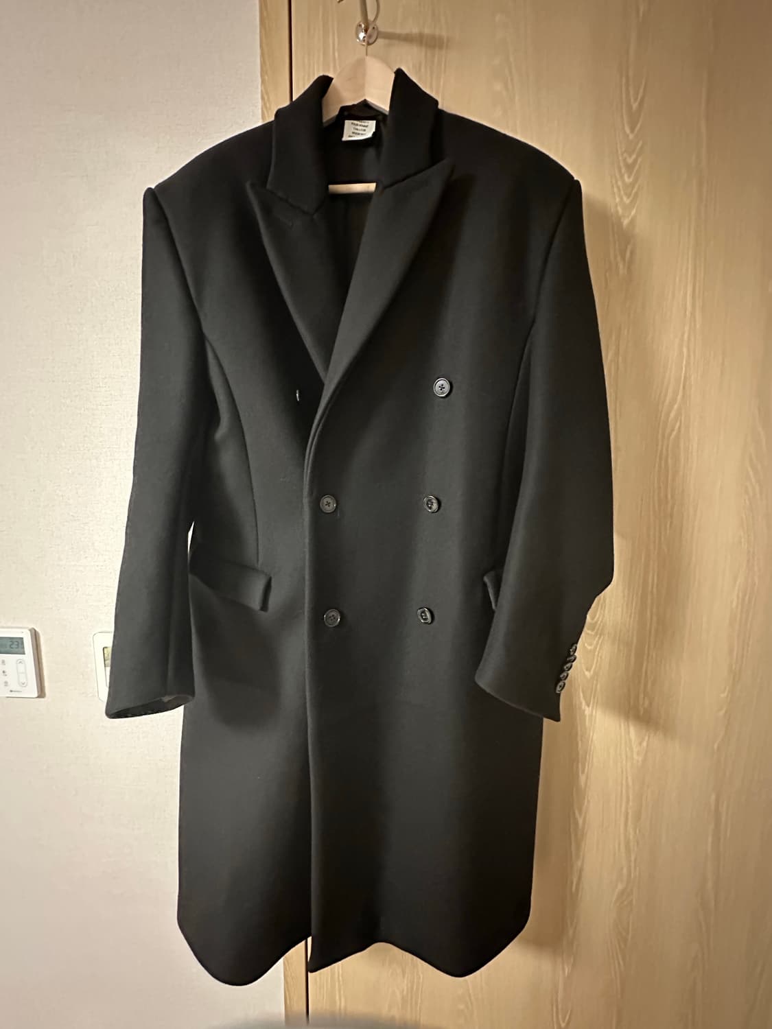 [S]베트멍 VETEMENTS 넥자수로고 멜튼울 코트 상품이미지1