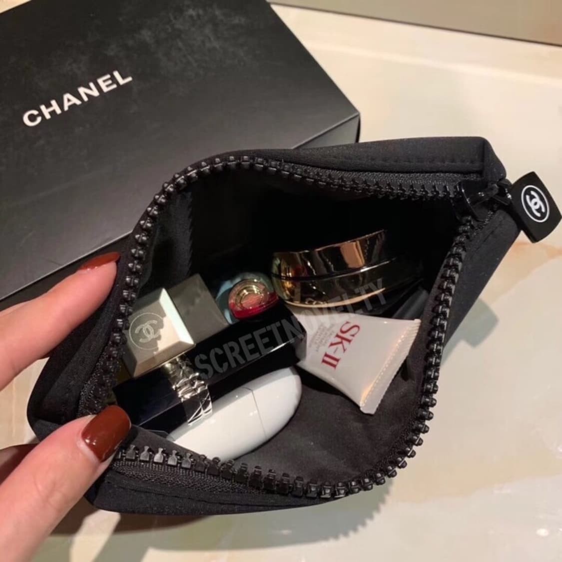 샤넬뷰티 스퀘어 메이크업 파우치  블랙 네오프렌 파우치 무료배송 상품이미지3