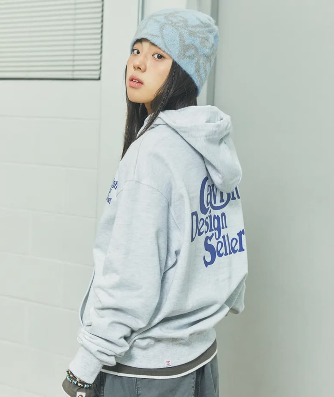 카비시 SELLER LOGO HOODIE LIGHT GREY(BLUE) 상품이미지1