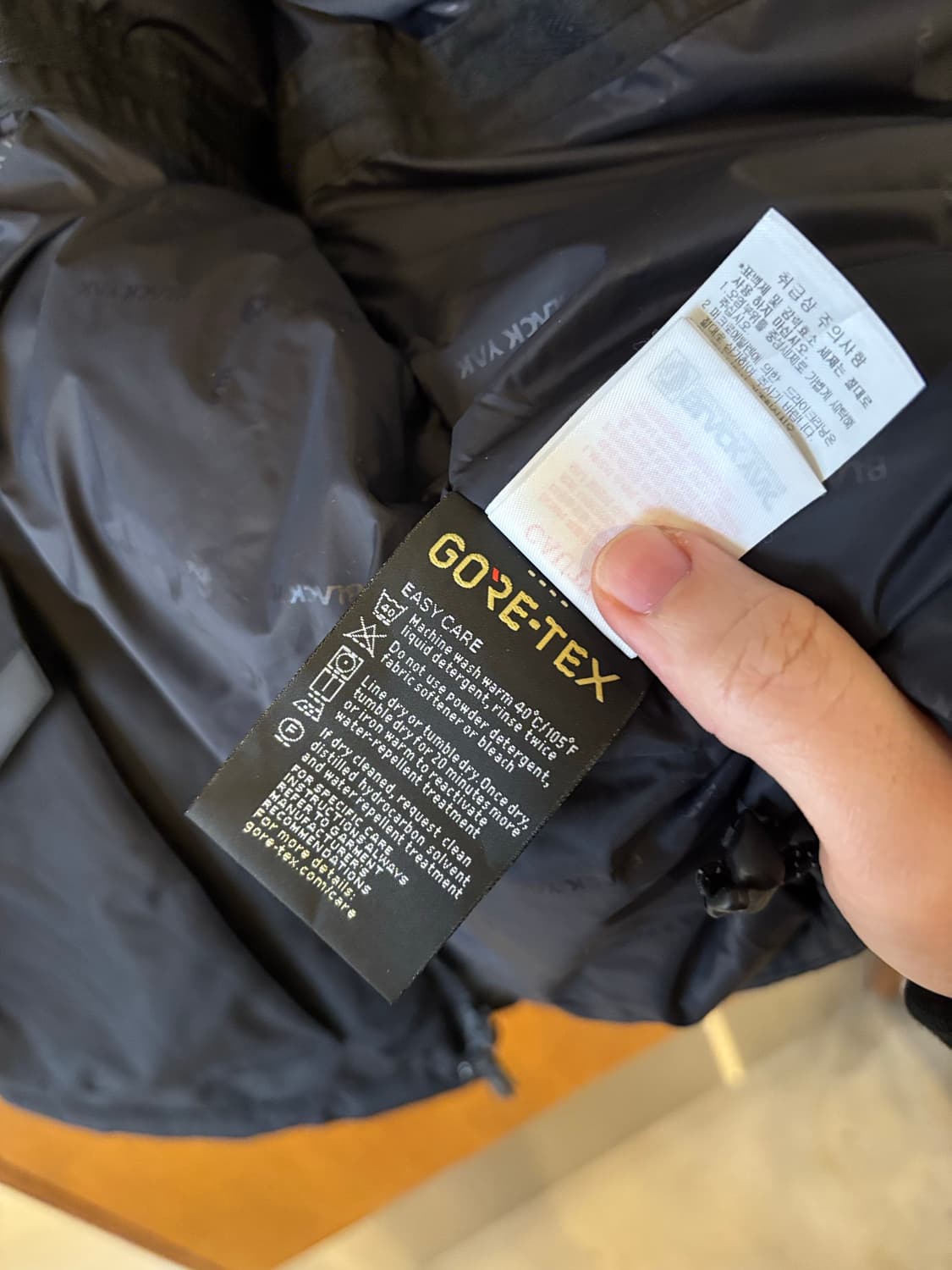 블랙야크 고어텍스 블랙 패딩 자켓 상품이미지7