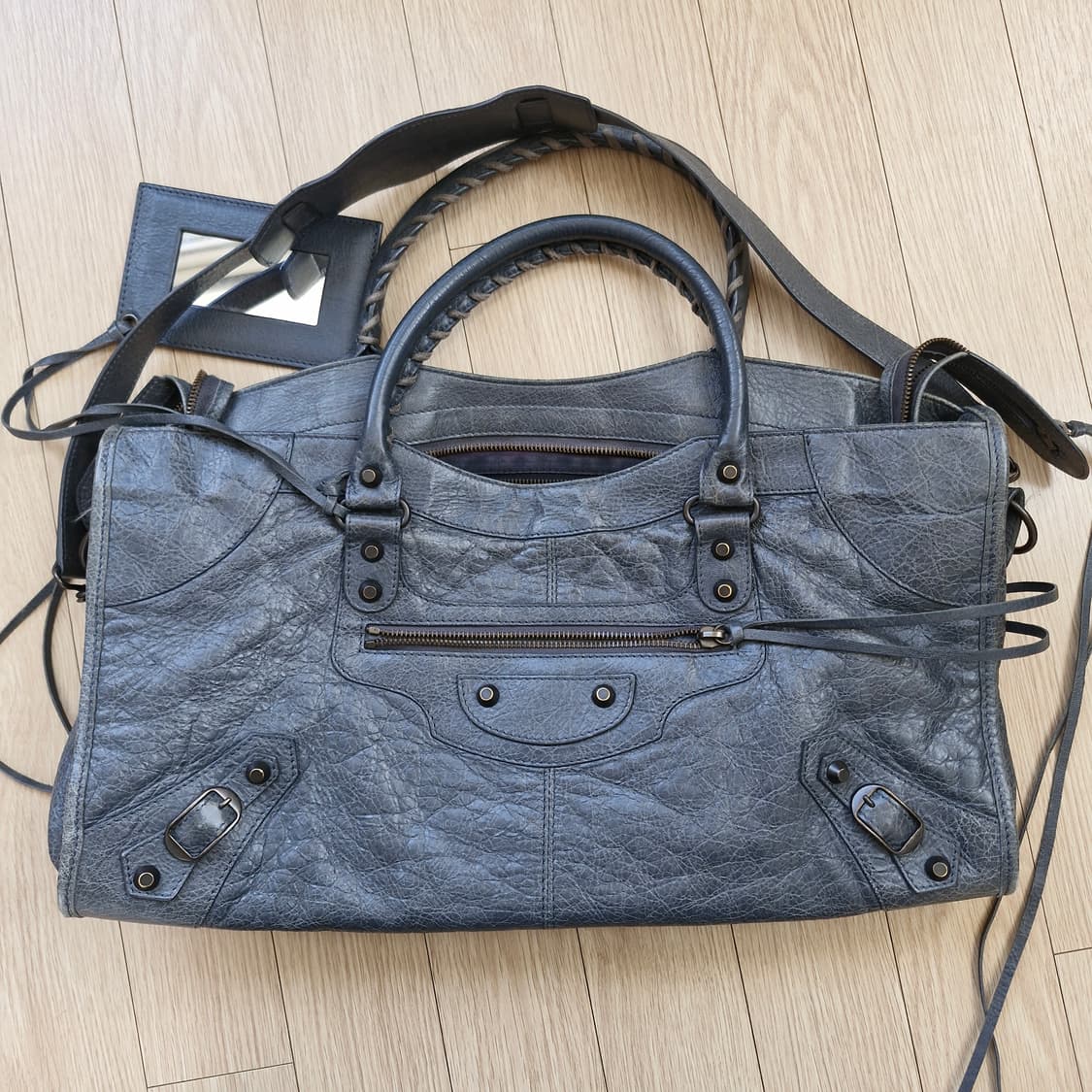 발렌시아가 모터백 상품이미지1