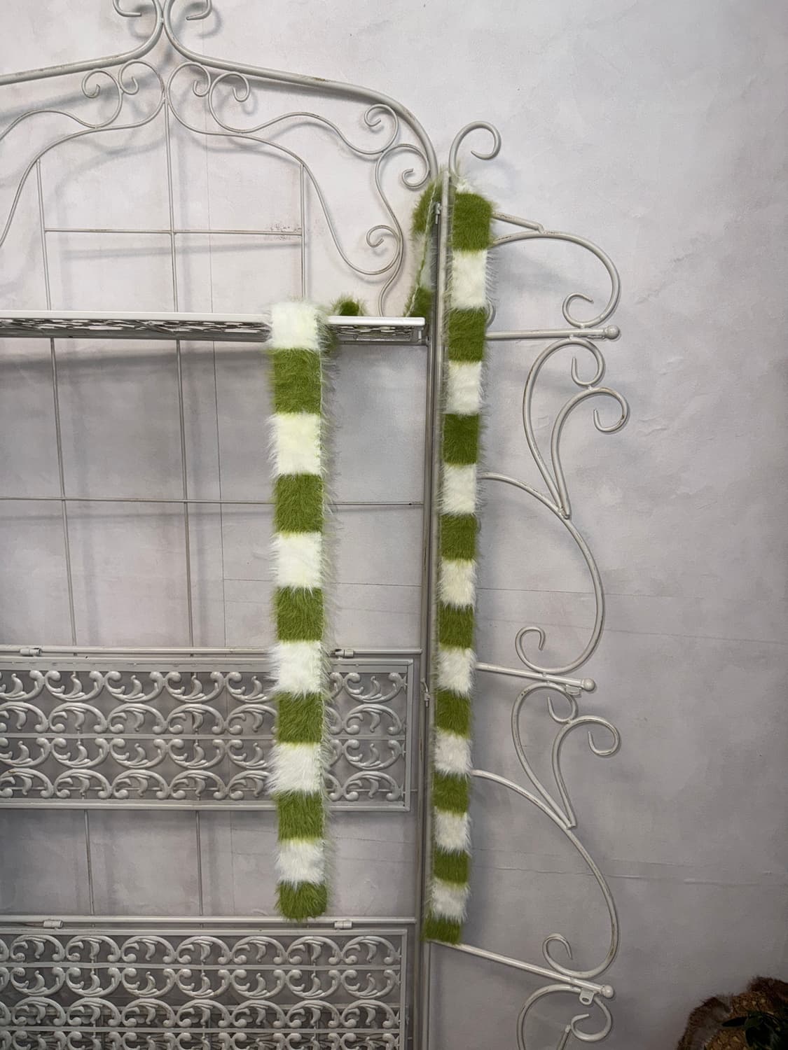 Green white stripe fur knit muffler 상품이미지4