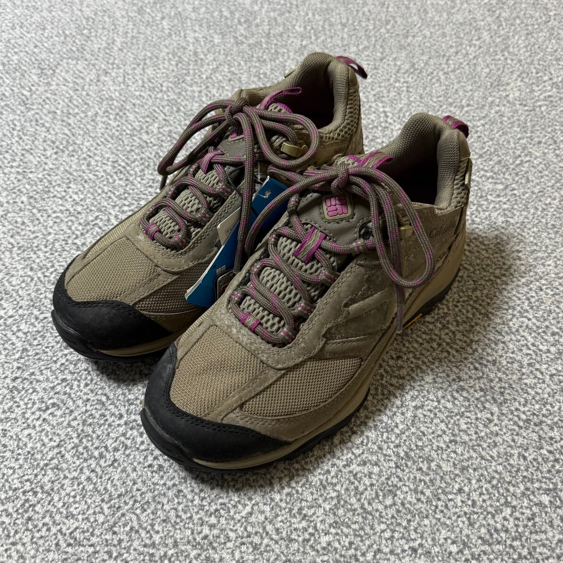 [정가 21만원 새상품] 컬럼비아 등산화 230 상품이미지1