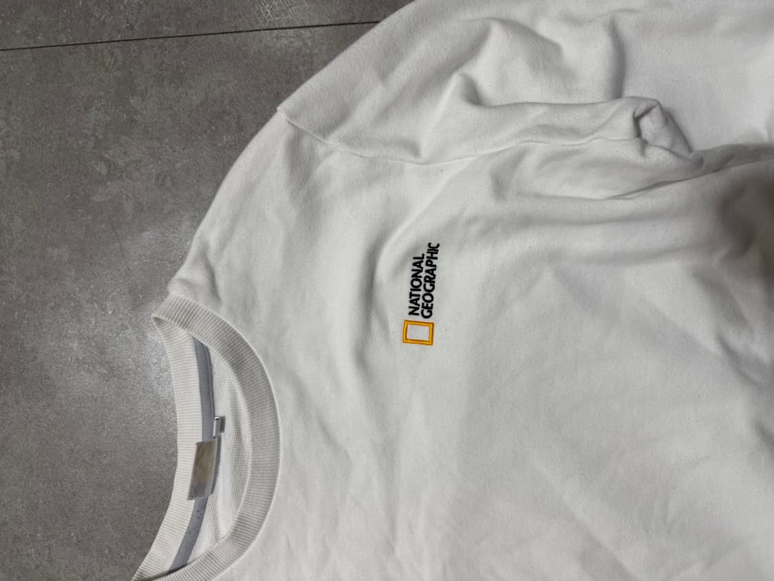  내셔널지오그래픽 화이트컬러 스웻셔츠 티셔츠 100size     상품이미지2