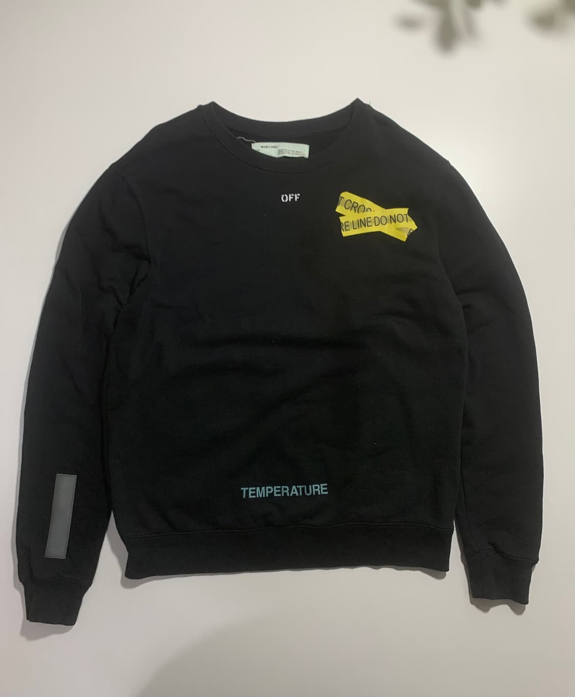 오프화이트 블랙 맨투맨 상품이미지2