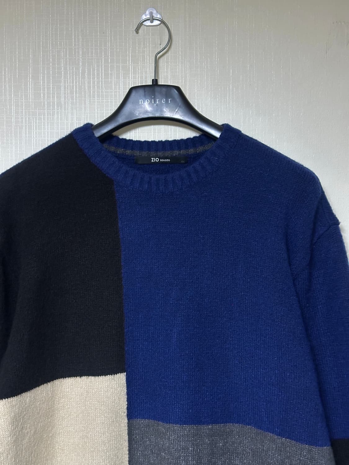 지오송지오 네이비 배색 니트 100 상품이미지2