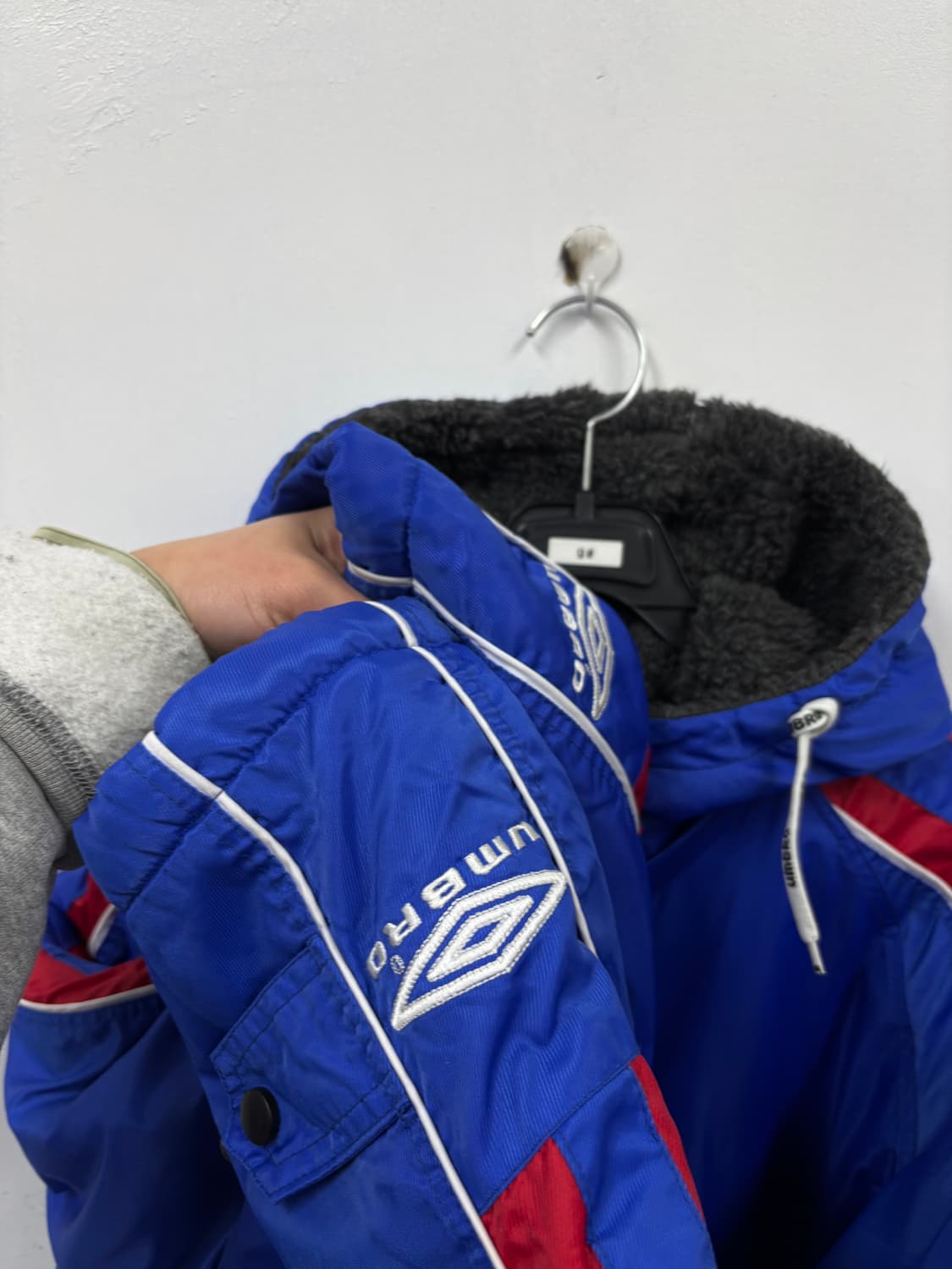 엄브로 백로고 양털점퍼 상품이미지4