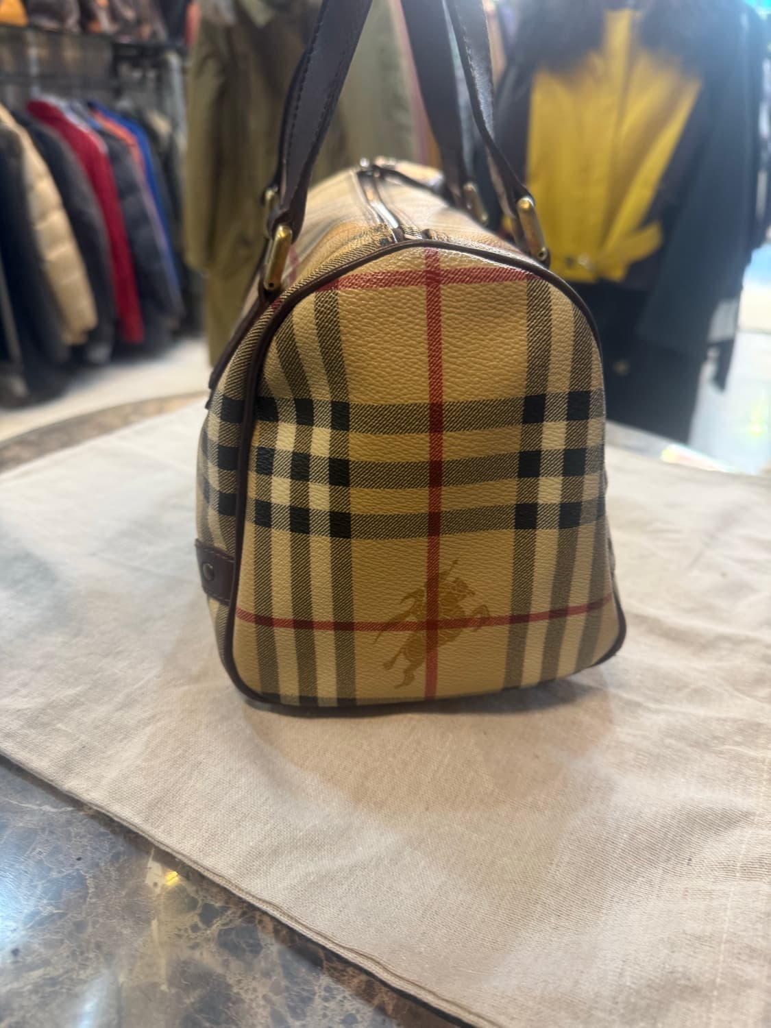 정품 버버리 노바체크 토트백 팝니다 상품이미지4