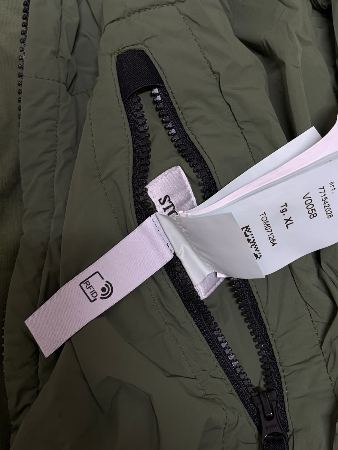 22fw 스톤아일랜드 리버시블 경량 패딩 리버시블 바람막이 XL 상품이미지8