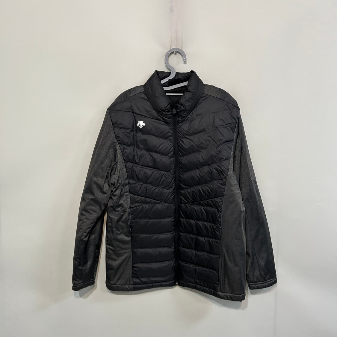 데상트 남성 거위털 경량패딩 100 상품이미지1