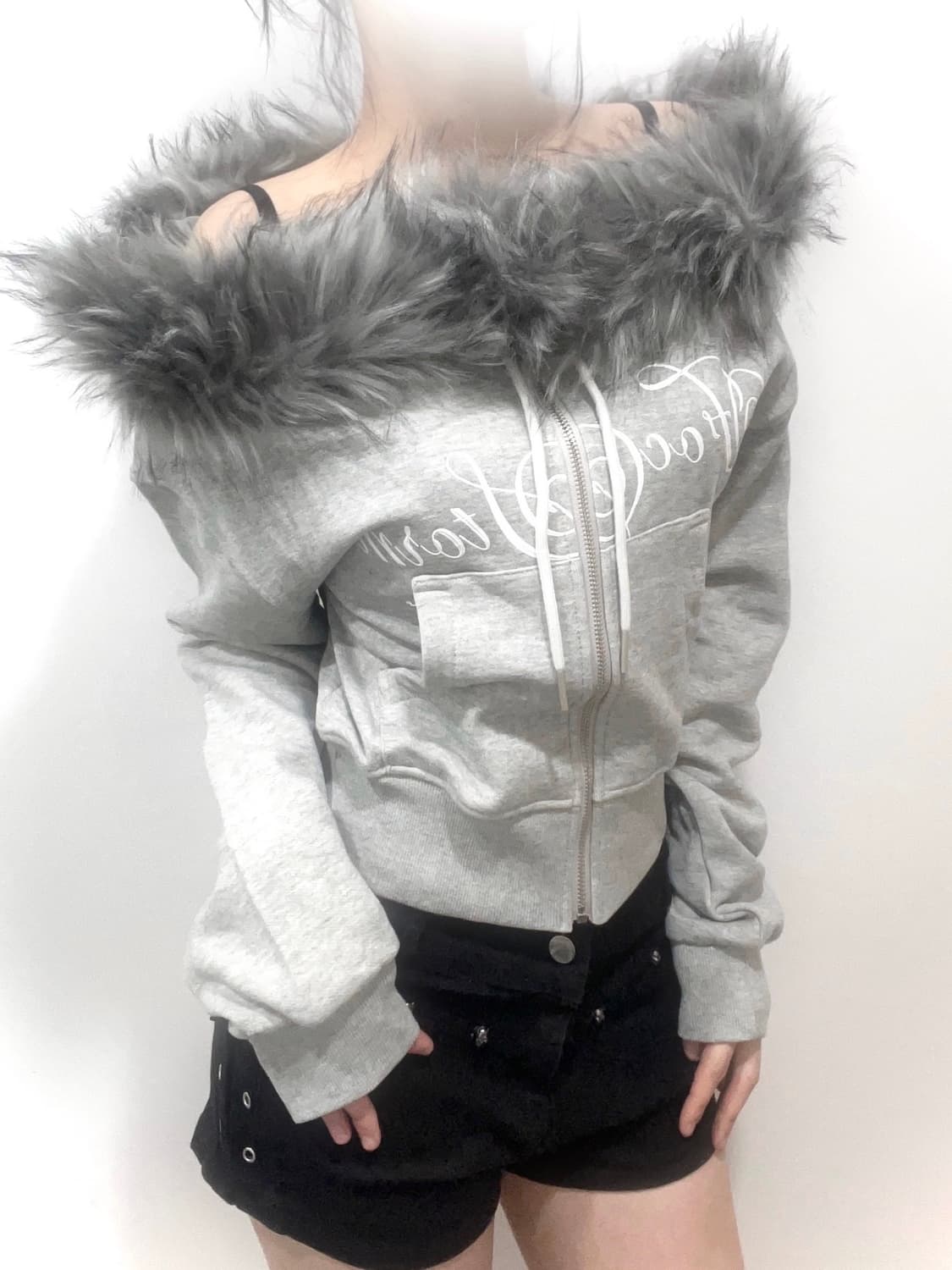 Off-shoulder Gray fur hoodie 상품이미지3