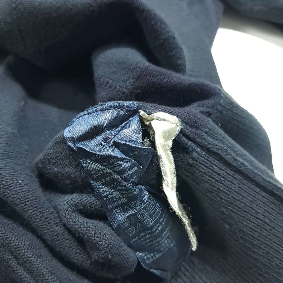 CL217 L 타미힐피거 코튼 톤온톤아가일 블랙 브이넥 니트 스웨터 상품이미지5