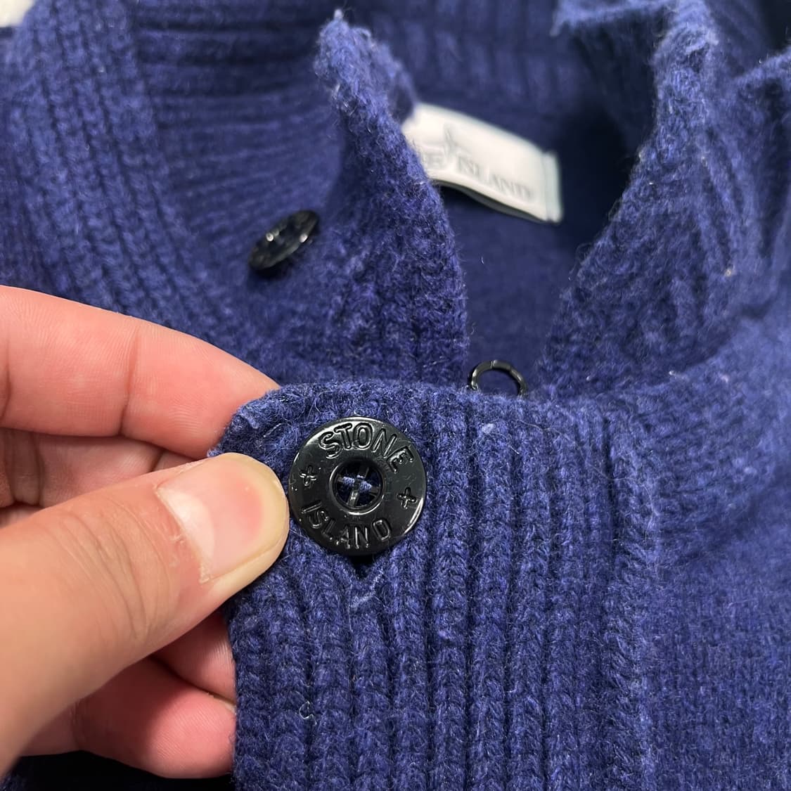 100 스톤아일랜드 버튼 니트 집업 상품이미지5