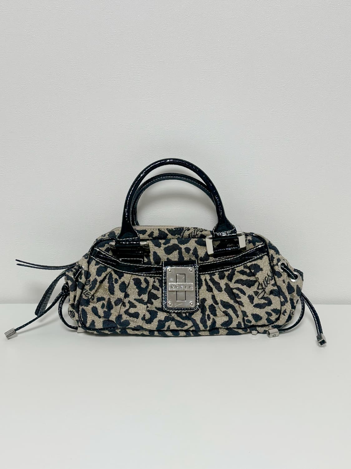 게스 레오파드 탑핸들 토트백 상품이미지2