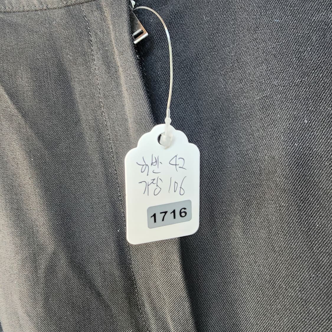 코스 블랙 배색 디자인 바지 상품이미지10