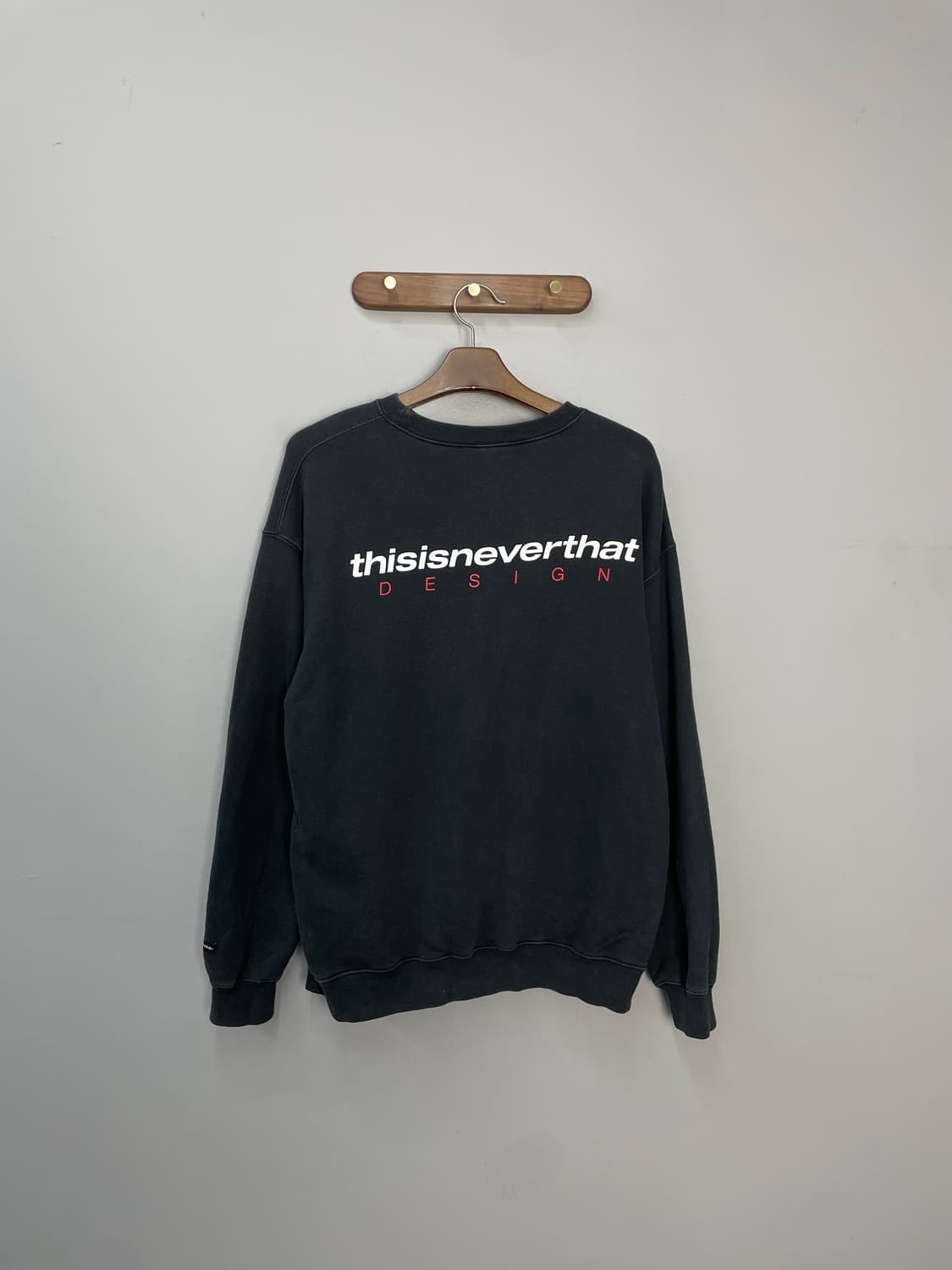 디스이즈네버댓 백로고 블랙 맨투맨 H1844 상품이미지5