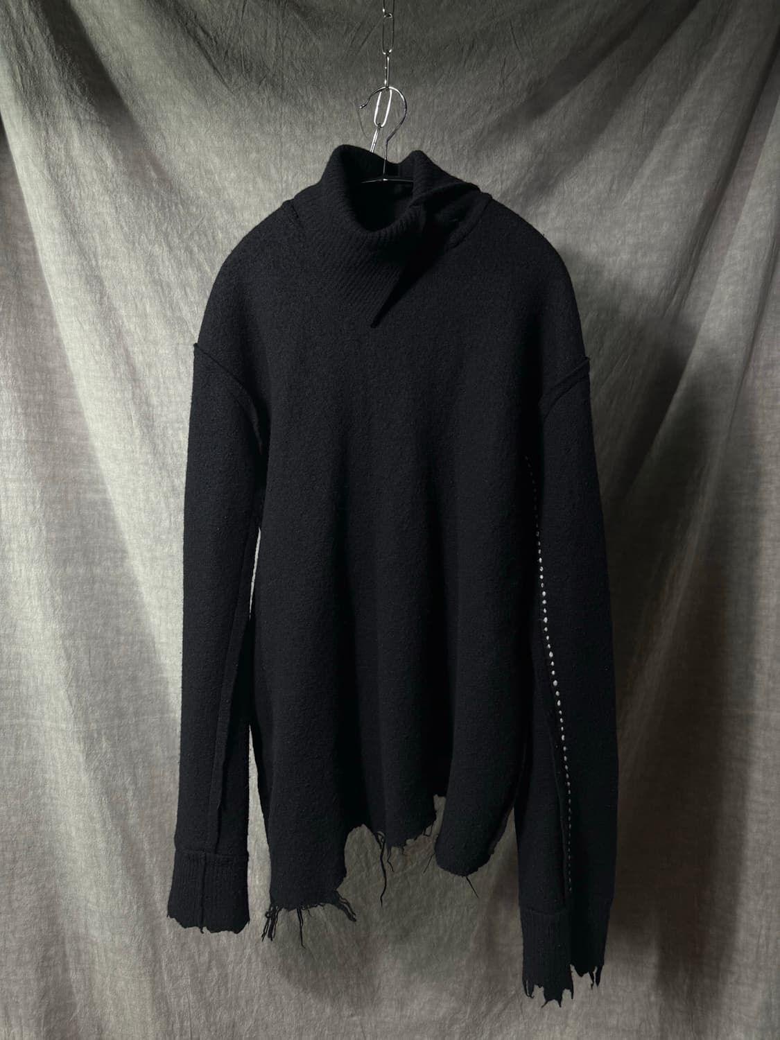 BED j.w. FORD Distressed High Neck Knit  상품이미지1