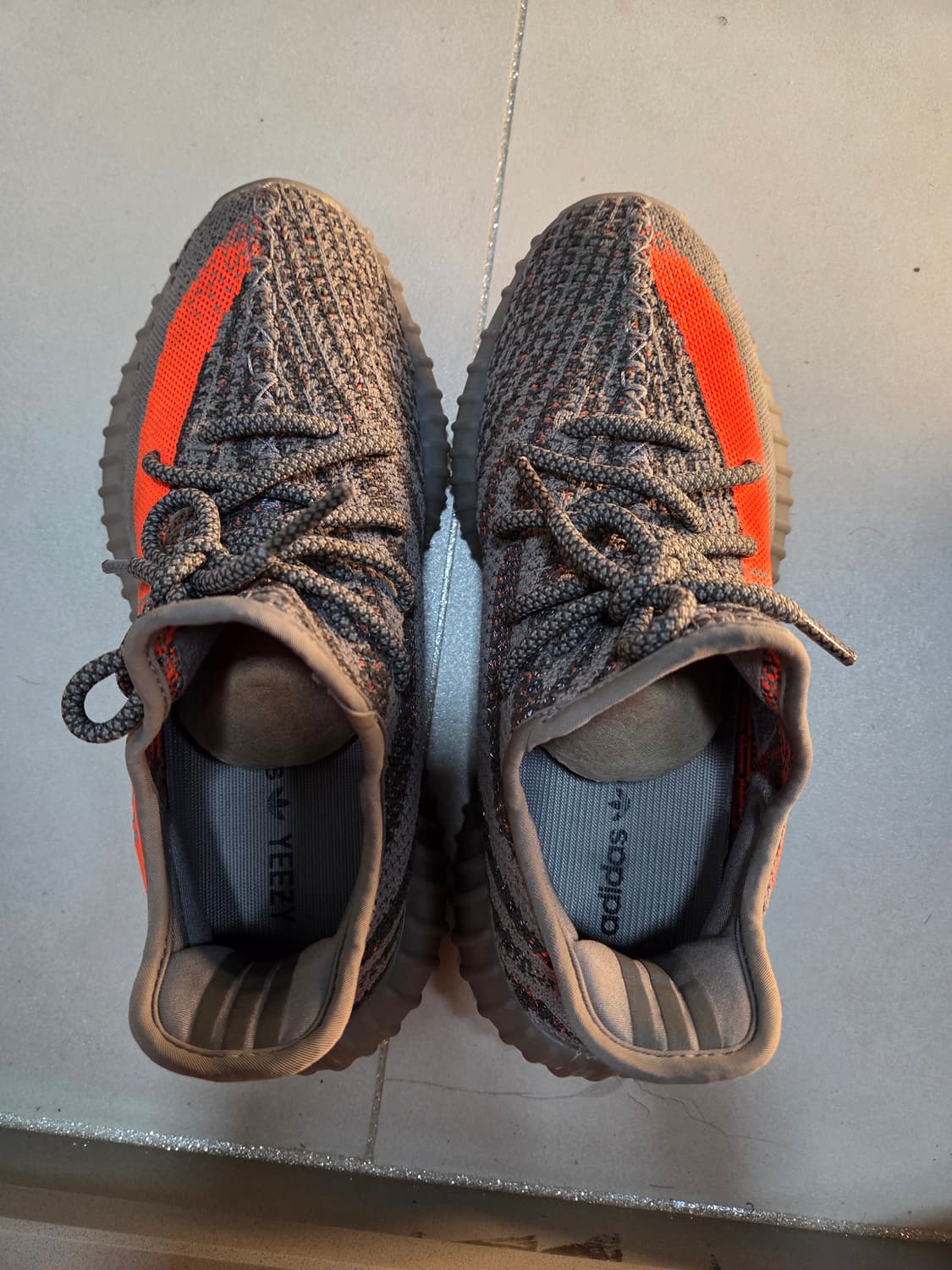 이지부스트 350 V2 벨루가 GW1229 255사이즈 상품이미지4