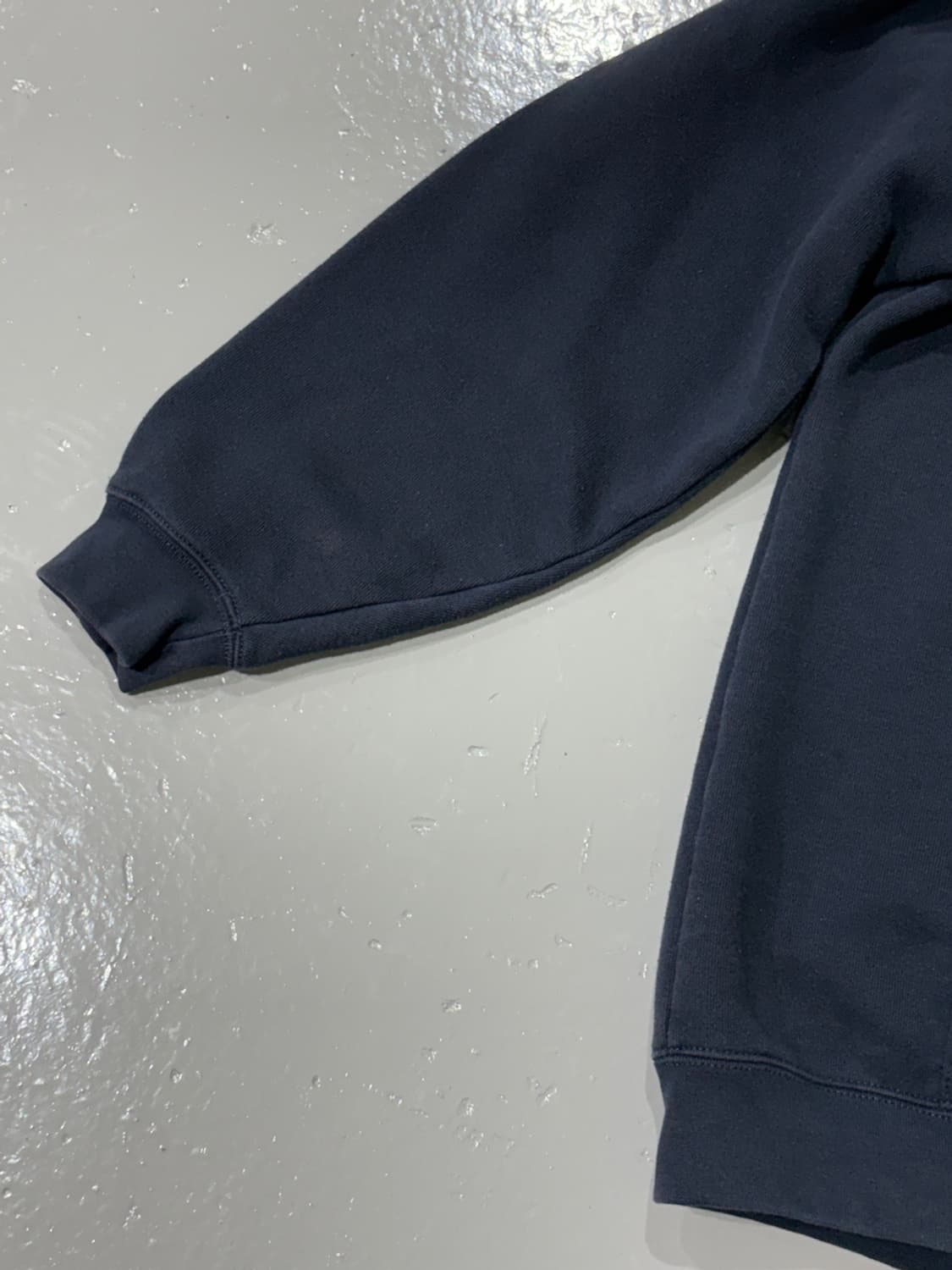 칼하트 네이비 후드티 상품이미지2