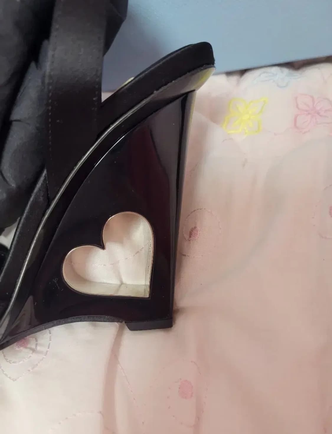 정품)새상품급처!프라다 리본 오픈하트 공주샌들 인형구두 슬링백 힐 선물용 상품이미지7