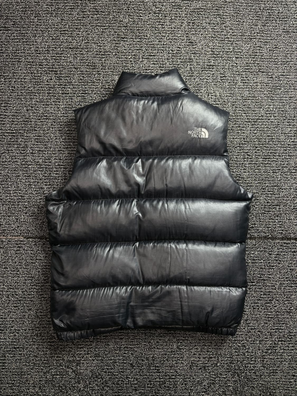 노스페이스 레트로 글로시 경량 다운 베스트 블랙 2143 상품이미지5