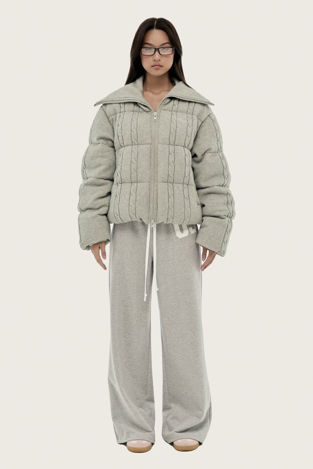 클리시어 츄츄 케이블 니트 푸퍼 패딩 그레이 판매합니다 상품이미지1