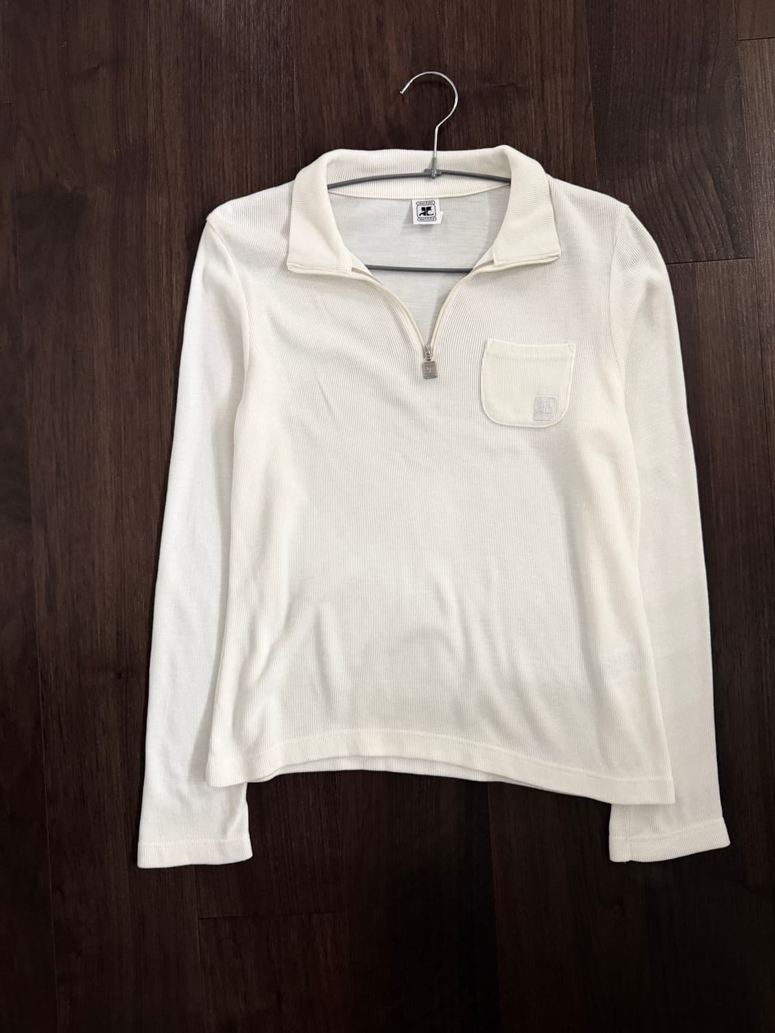 꾸레쥬 화이트 골지 반집업 상품이미지1