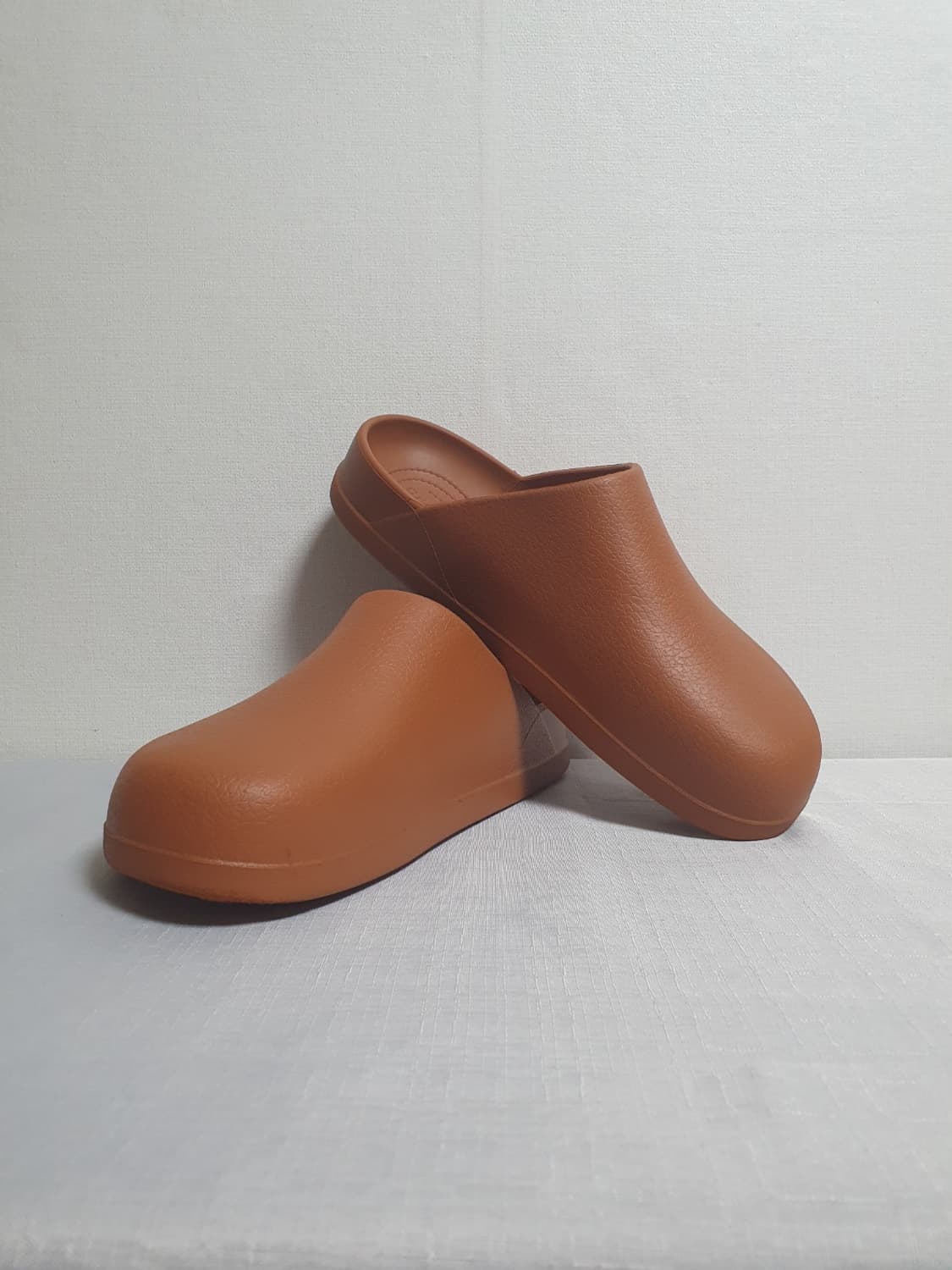 크록스 딜런 클로그 브라운 뮬 슬리퍼 280mm 상품이미지1