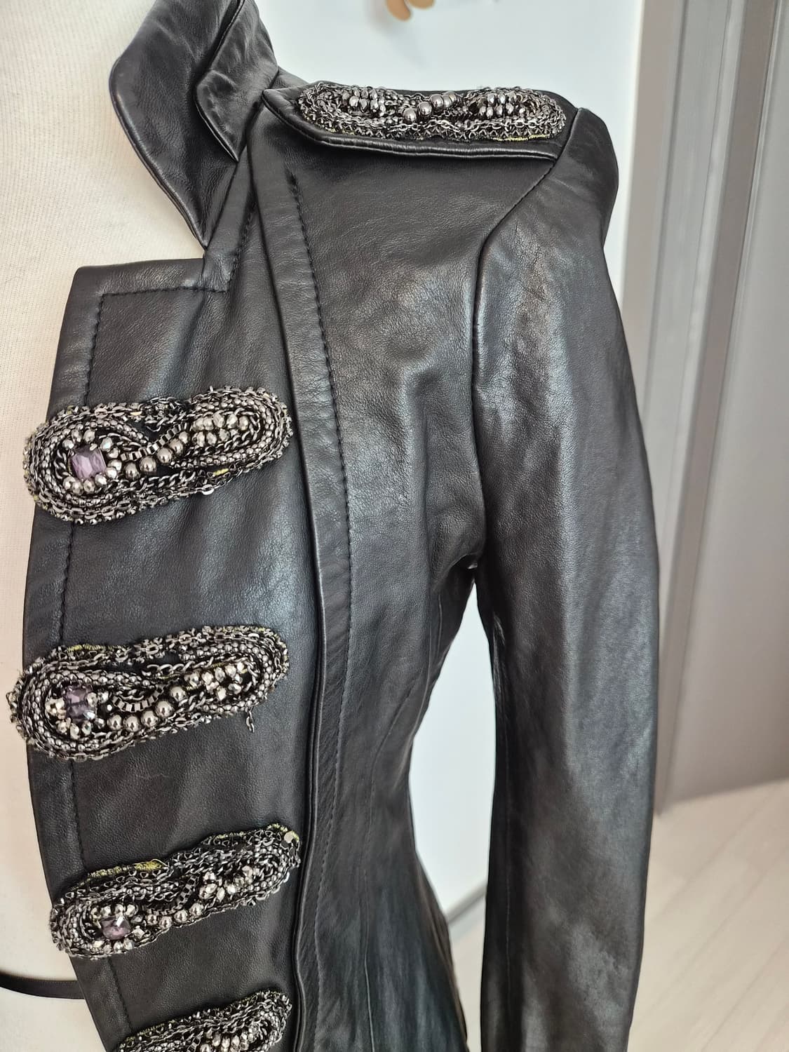 소장 가치 100% 비즈 장식 양가죽 자켓 (슬림핏) 상품이미지3