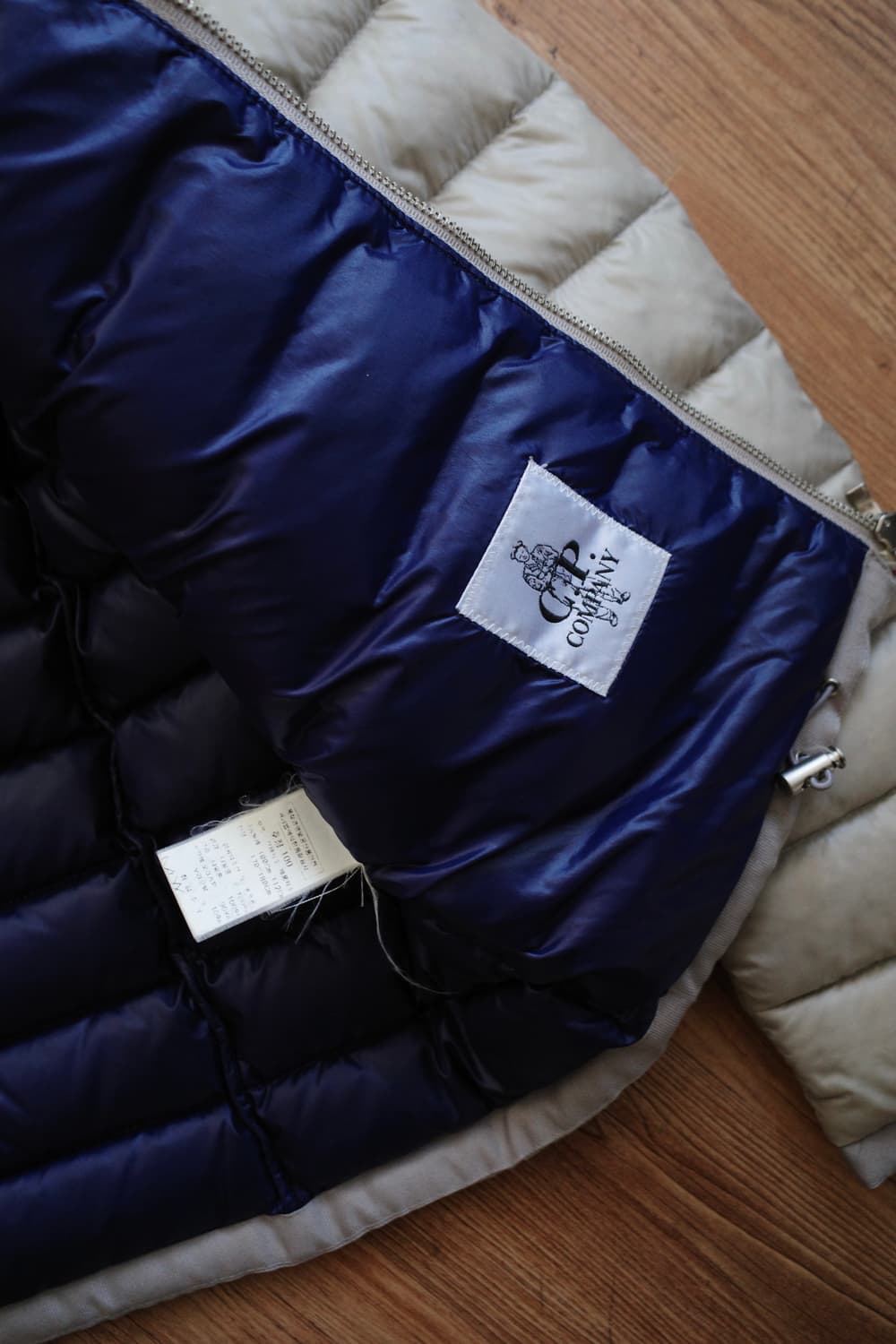 씨피컴퍼니 고글 라이트 다운 자켓 상품이미지9